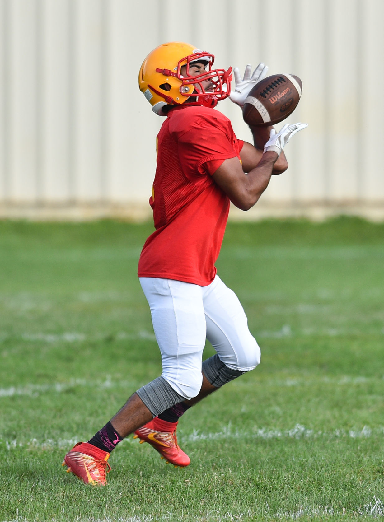 081919-mda-spt-rocky-football-070a.JPG